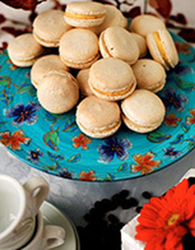 Cointreaufyllda vaniljmacarons