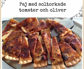 Paj med soltorkade tomater och oliver