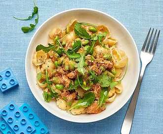 Pasta med tonfisksås och sojabönor