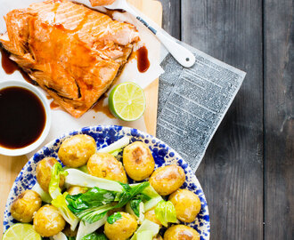 Teriyakilax med vitlöksfräst pak choi- och potatissallad