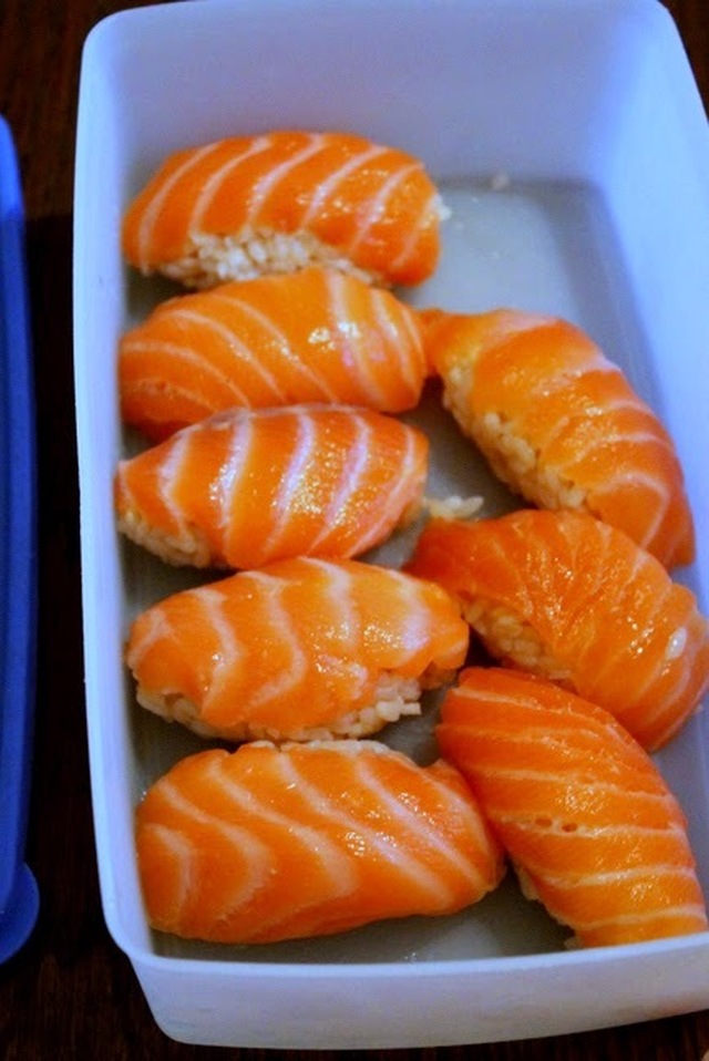 Cross kitchen sushin