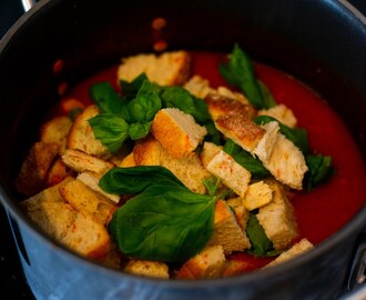 Pappa al pomodoro- Italiensk tomatsoppa med bröd