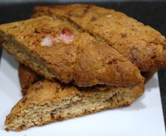 Polka och choklad biscotti