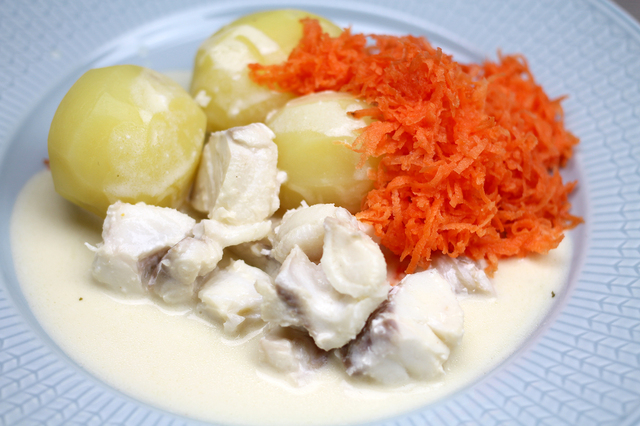 #19 Citronfisk med kokt potatis och rivna morötter