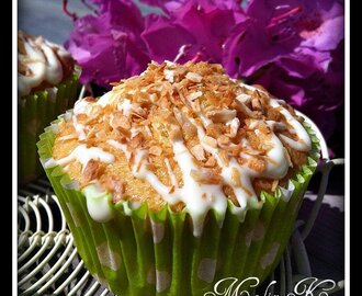 MUFFINS MED KOKOS OCH VIT CHOKLAD