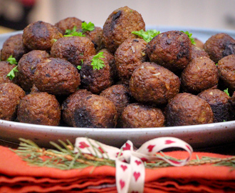 Veganska julköttbullar och rödbetssallad – Receptvideo!