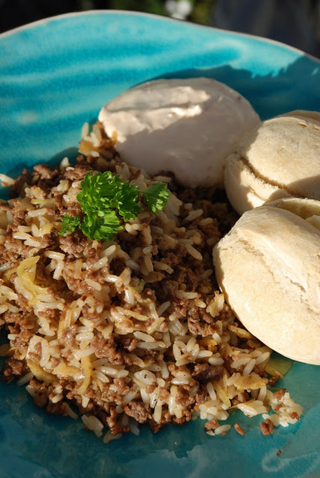 Köttfärsröra med vitkål och ris