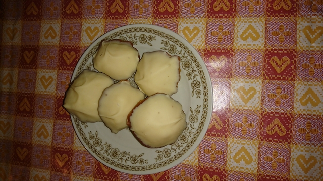 Biskvier med Citron och Vitchoklad (hemmavariant)