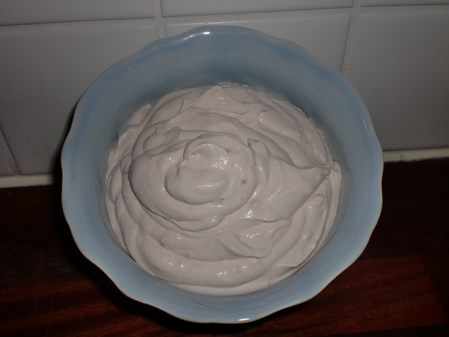 Strawberry curd frosting