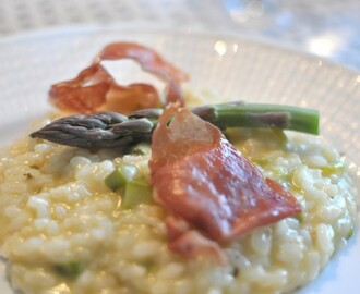 Risotto med sparris, mascarpone och parmaskinka