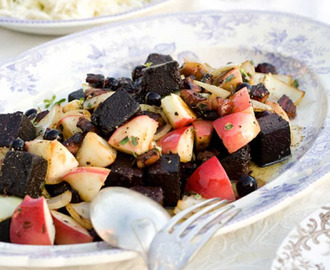 Pytt med Blodpudding fläsk, äpple och lingon