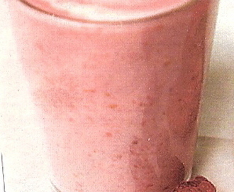 Smoothie med röda bär