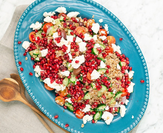 Ljummen matvetesallad med granatäpple och feta