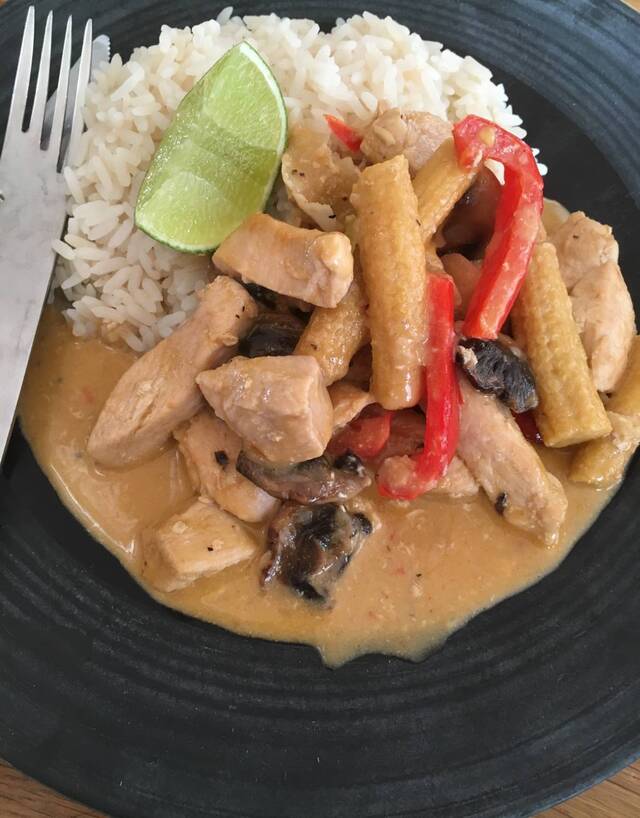 Kycklinggryta med röd curry