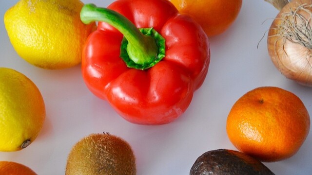 Få frukt och grönsaker att hålla längre med de här 11 knepen