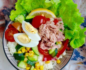 Nyttig tonfisksallad med blomkålsris