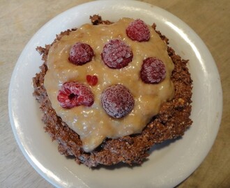 Recept: Chokladbollsröra med varm banan/jordnötsfrosting till frukost