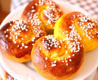 Saftiga lussekatter