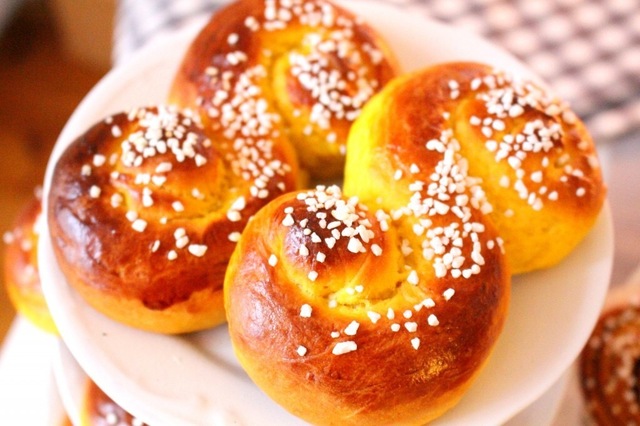 Saftiga lussekatter