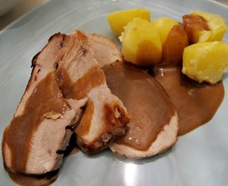 Fläskstek med gräddsås (Roast pork with cream sauce)