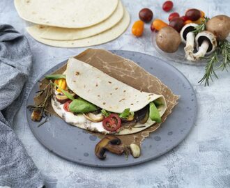 Piadina med skogschampinjoner, tryffelcrème och mozzarella