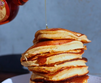 Fluffiga bananpannkakor (glutenfria, mjölkfria, utan vitt socker)