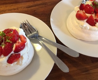 Midsommarpavlova