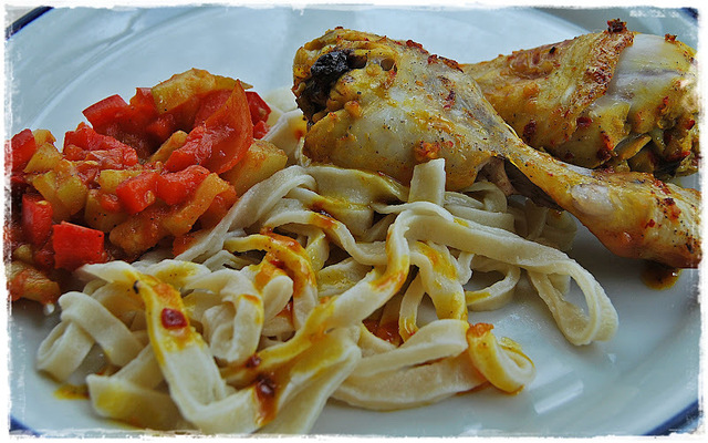 Het saffranskyckling, ratatouille och hemgjord pasta