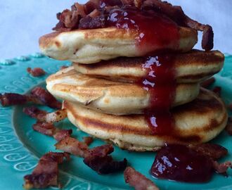 Amerikanska pannkakor med baconkrisp.