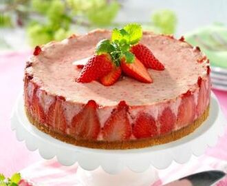 Drömgod cheesecake  med jordgubbar