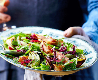 Fräsch och matig laxsallad