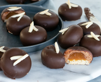 Chokladbiskvier med saltkolagömma | Brinken bakar