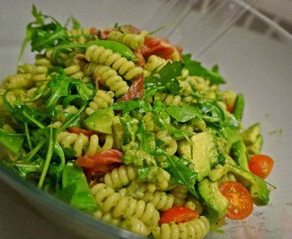 Italiensk pastasallad med parmaskinka