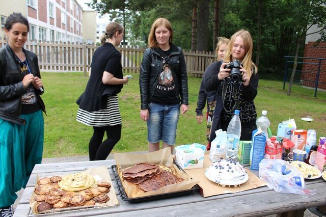 Födelsedagssången på 17 olika språk samtidigt - så låter det