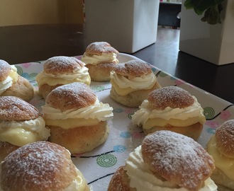 Minisemlor med vaniljkräm