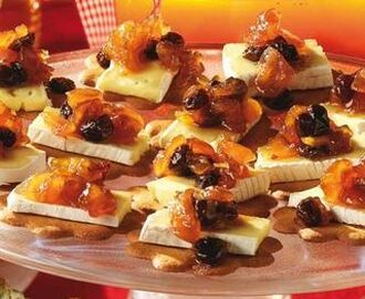 Pepparkakor med ost och chutney