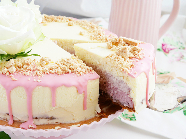 Ombre cheesecake: Just put some frosting on it and everything will be fine!