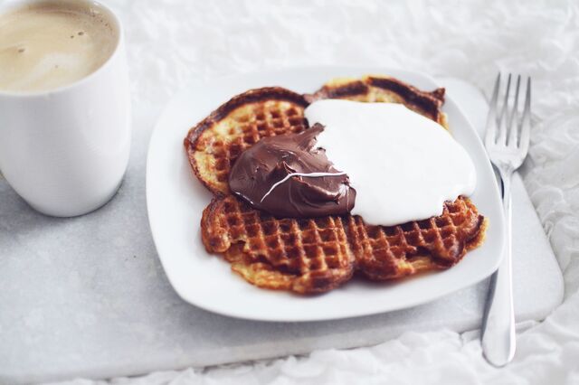 Nutella & marshmallow waffle