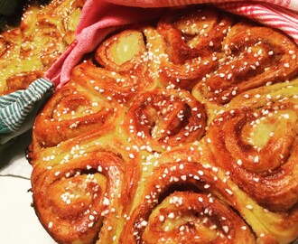 Saffransbutterkaka med mandelmassa och mörk choklad