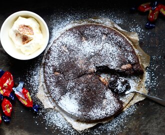 Himmelsk kladdkaka med dumlekola & flingsalt!