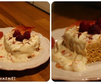 Amaretto mugcake with tropic vanilla cream!