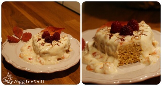 Amaretto mugcake with tropic vanilla cream!
