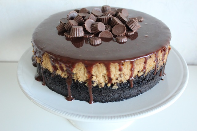 Reese's Peanutbutter Cup Cheesecake
