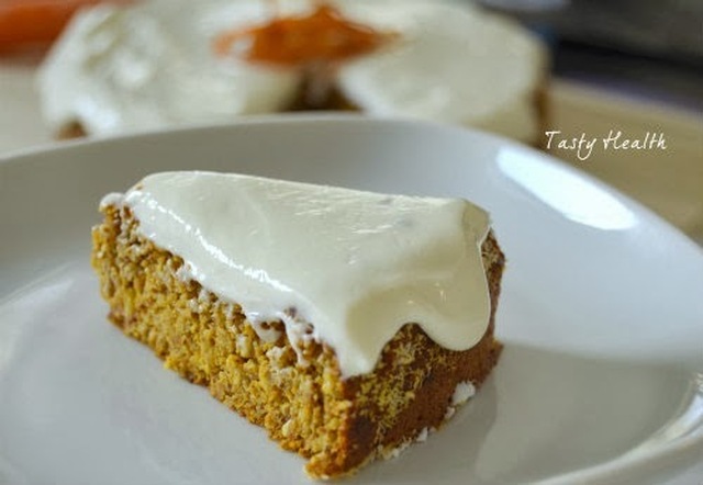 Paleo-inspirerad morotskaka med cream cheese frosting