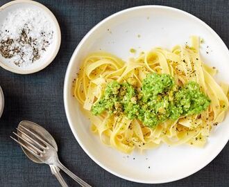 Pasta med grön ärtpesto