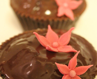 Chokladcupcakes,dulche de leche & Ganache