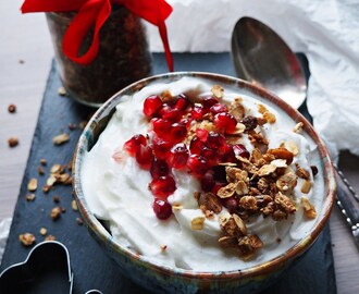 Pepparkaksgranola - enkelt, gott och perfekt att ge bort!