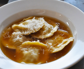 Buljongkokt ravioli