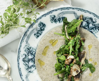 Krämig svampsoppa med shiitake, färsk timjan och parmesangratinerad ciabatta