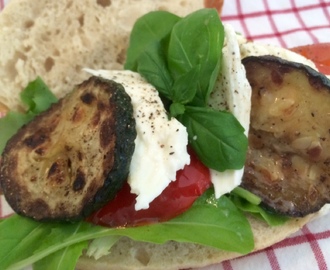 PicNic - Grillade grönsaker och mozzarella på macka!